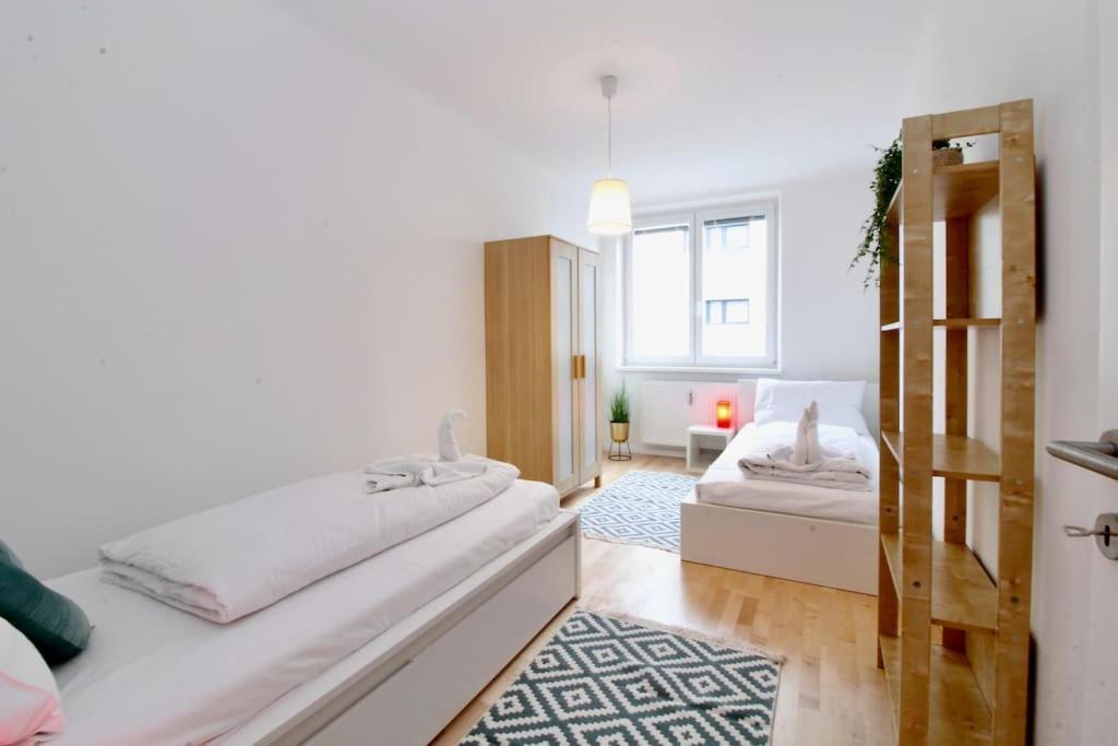 Central Charm - Comfortable 3-br Apartamento Viena